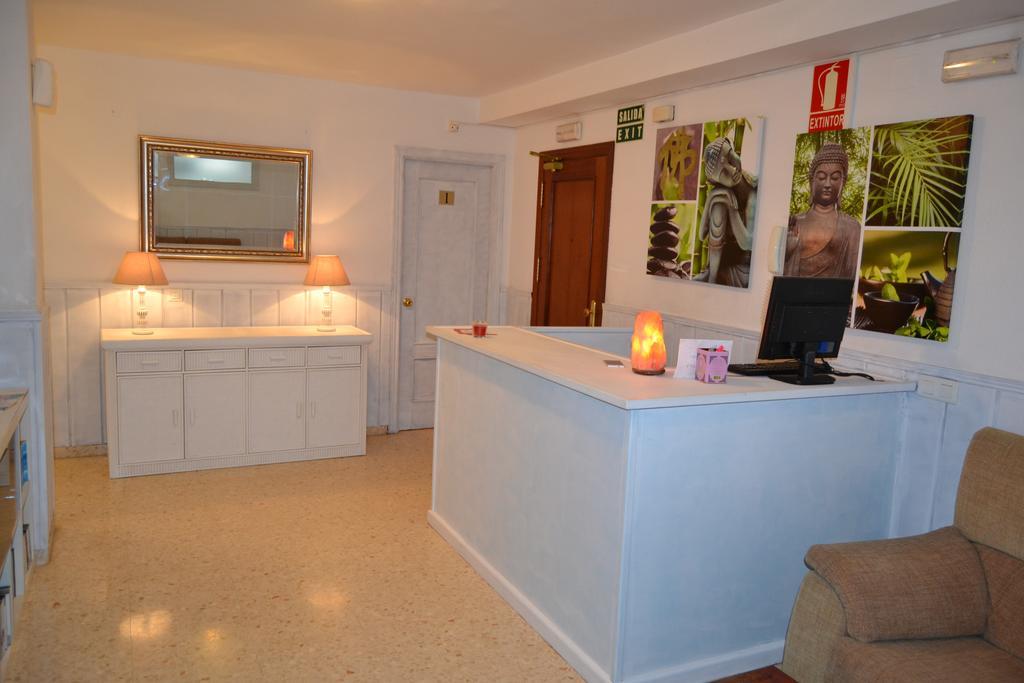 Hostal Gonzalez Марбелья Экстерьер фото