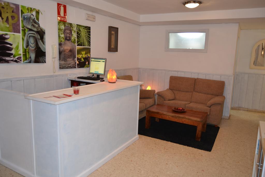 Hostal Gonzalez Марбелья Экстерьер фото
