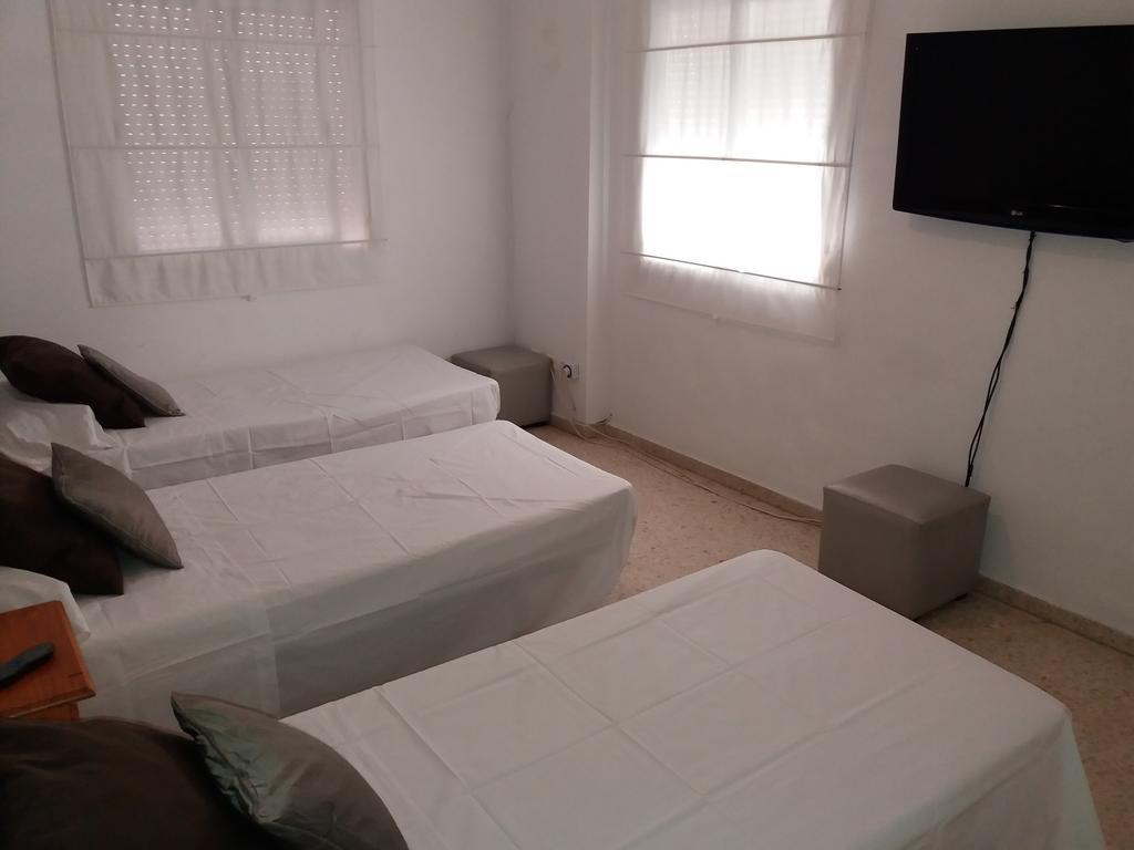 Hostal Gonzalez Марбелья Экстерьер фото