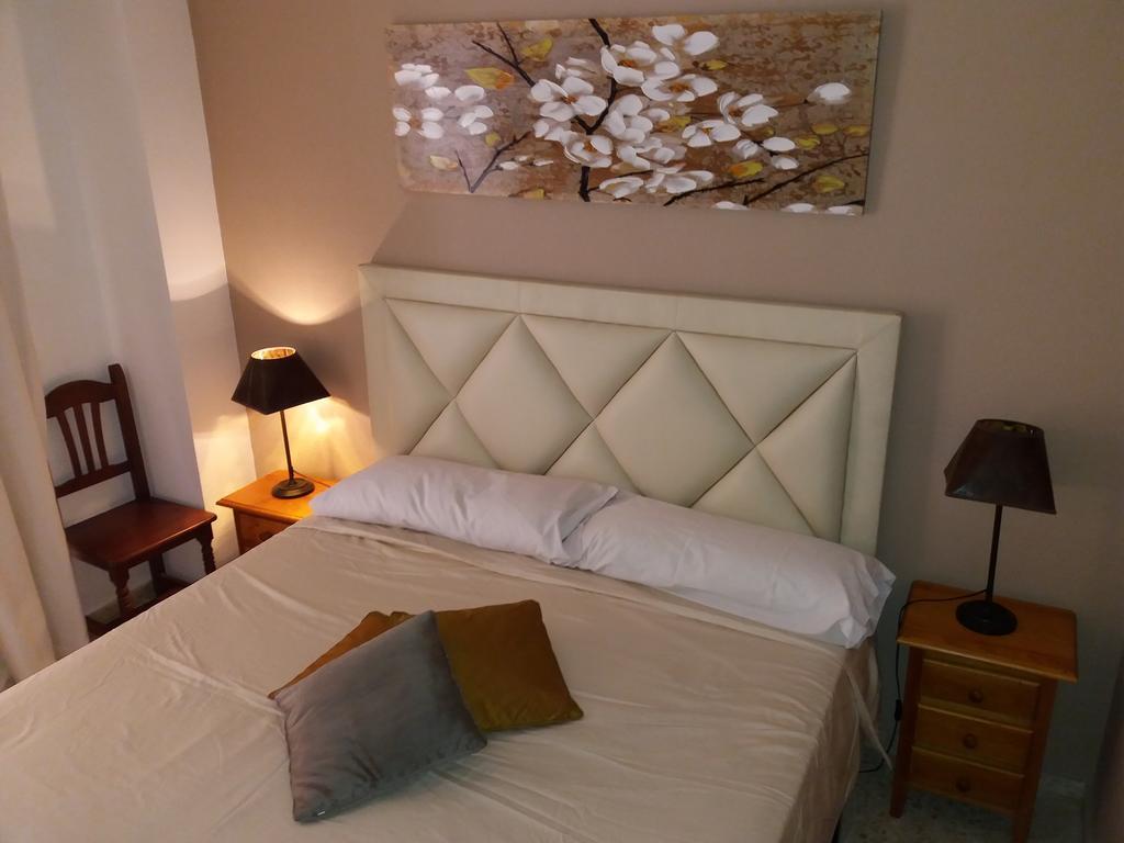 Hostal Gonzalez Марбелья Экстерьер фото