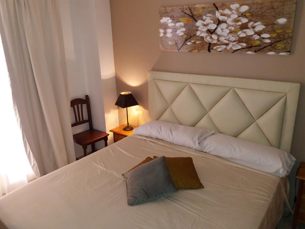 Hostal Gonzalez Марбелья Экстерьер фото