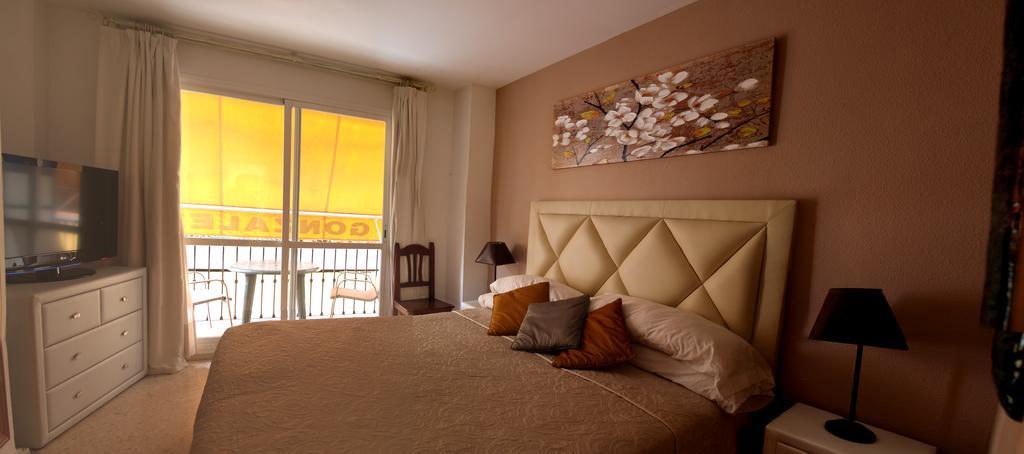 Hostal Gonzalez Марбелья Экстерьер фото